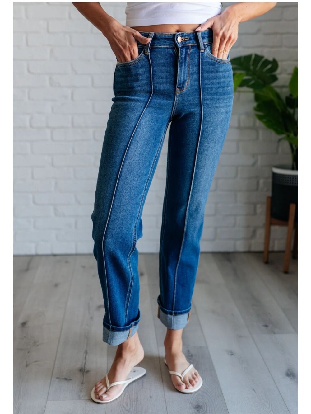 Judy Blue
Judy Blue - High Rise Center Seam Detail Straight Fit 0/24